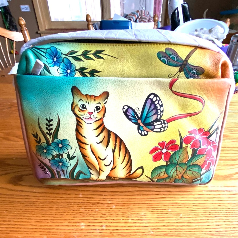 NWT Anna by Anuschka Hand Painted Cats & Flowers Large Leather Purse - Picture 2 of 8